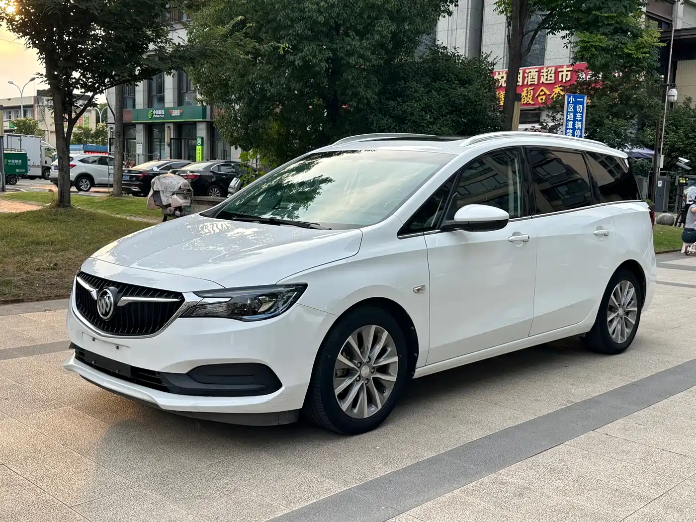 Buick GL6 2021 323T Mild Hybrid Connected Luxury