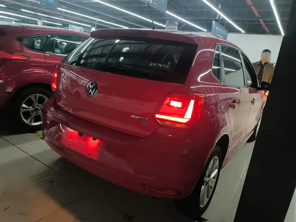 Volkswagen Polo 2016 1.6L Automatic Comfort фото 5