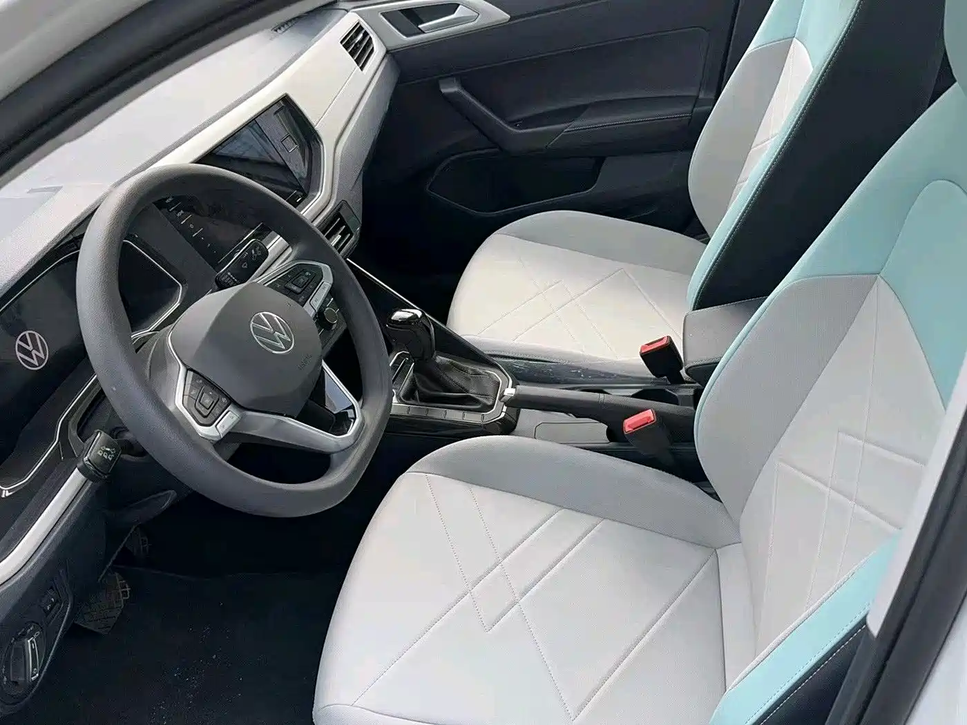Volkswagen Lavida 2023 New Sharp 1.5L Auto Premium Edition фото 4
