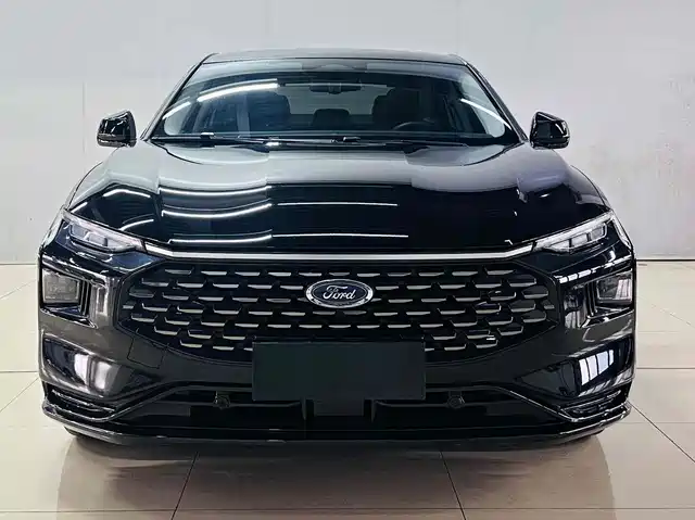 Ford Mondeo EcoBoost 245, Люкс
