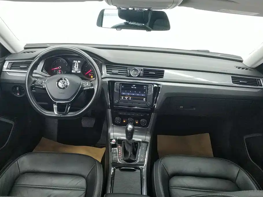 Volkswagen Passat 2017 330TSI DSG Prestige фото 12