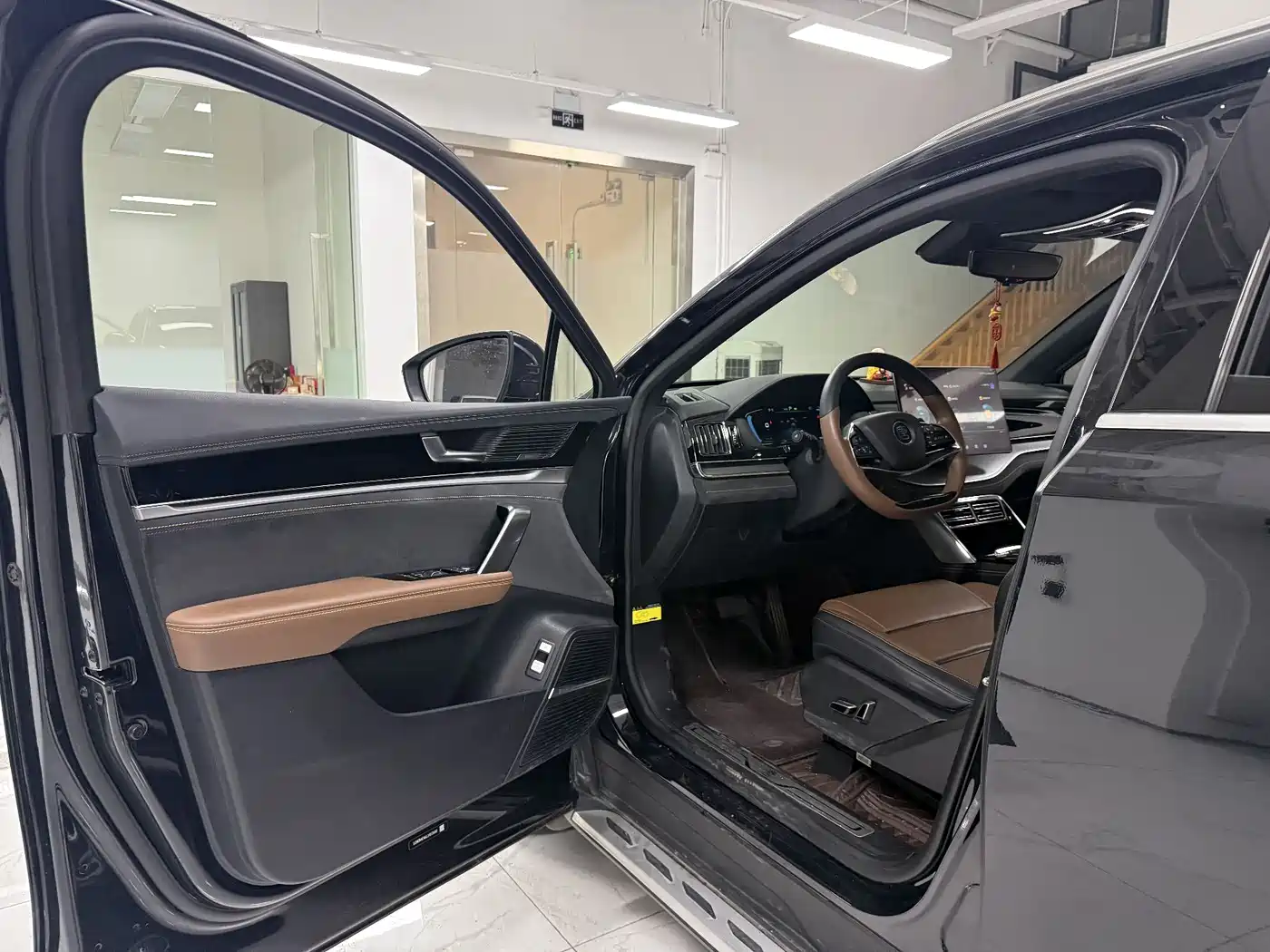 BYD Tang New Energy 2021 DM 2.0T 4WD Performance Premium фото 7