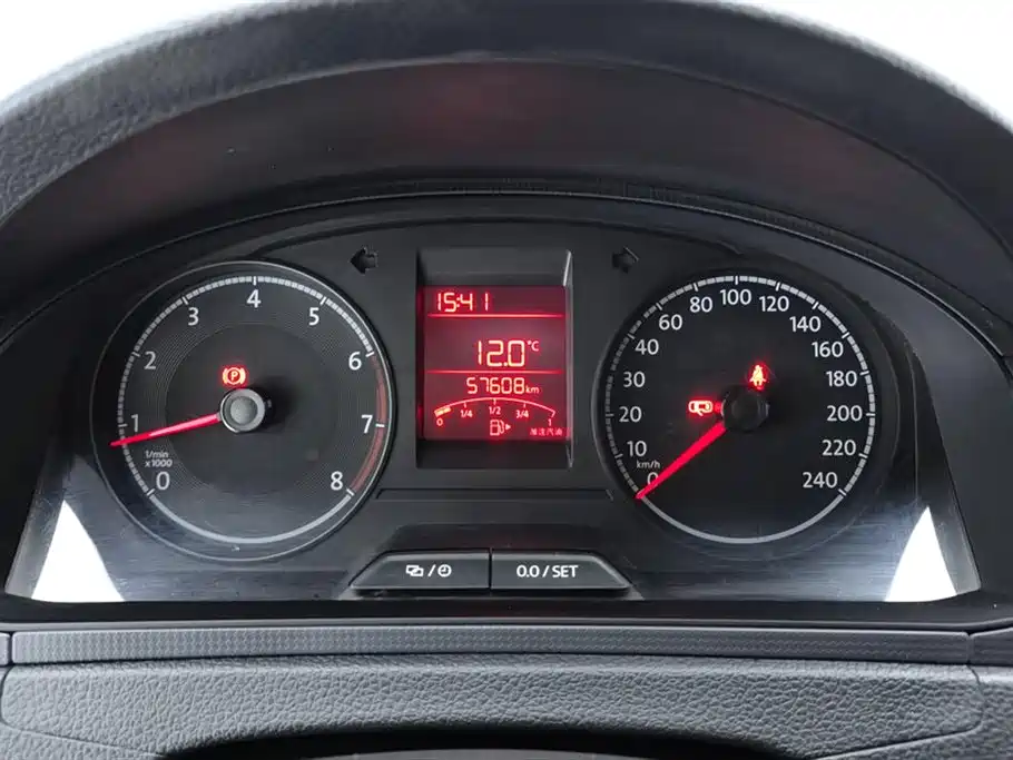 VOLKSWAGEN SANTANA