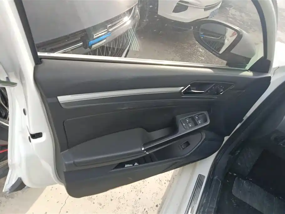 Volkswagen Lamando 2018 280TSI DSG Comfort Edition фото 7