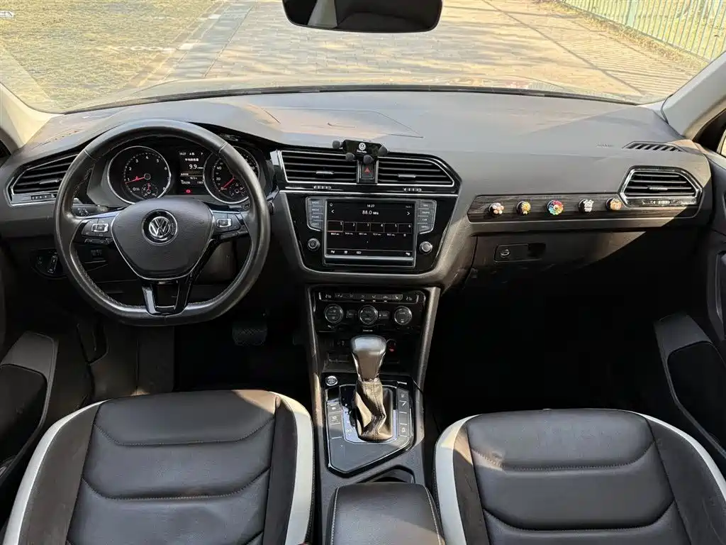Volkswagen Tiguan L 2017 330TSI Automatic 2WD Luxury Edition фото 13
