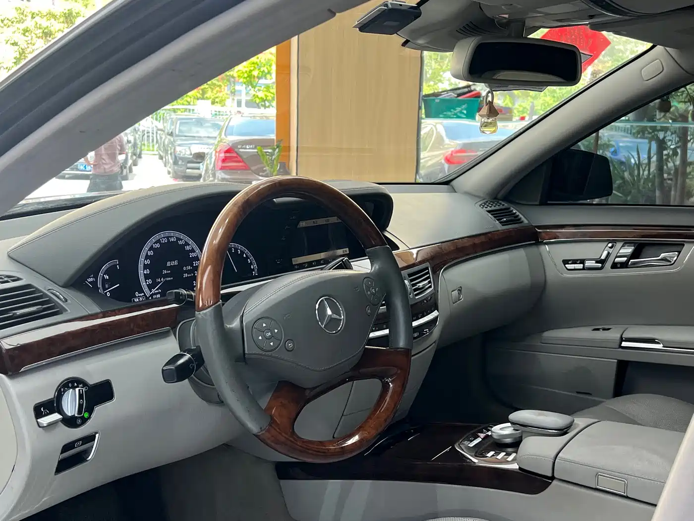 Mercedes-Benz S-Class 2010 Model S 400 L HYBRID фото 20