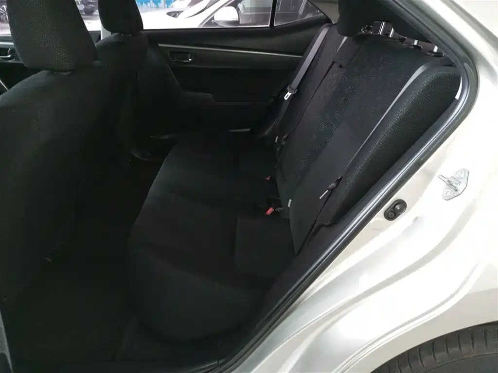 Toyota Corolla 2017 Facelift 1.2T S-CVT GL-i фото 13
