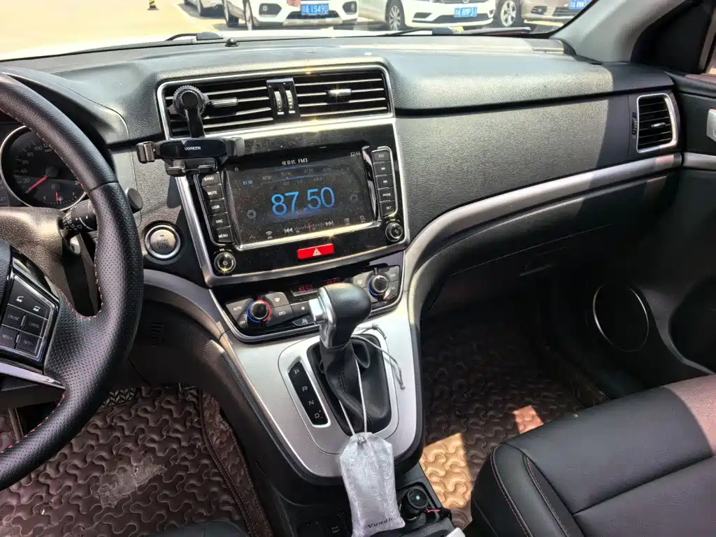 Фото 13 - Haval M6