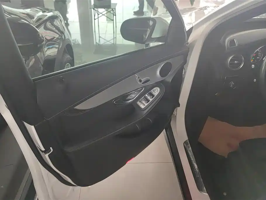 Mercedes-Benz GLC 2016 GLC 200 4MATIC фото 7