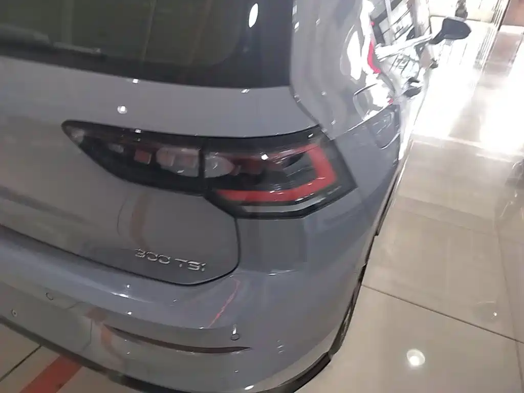 Volkswagen Golf 2025 2025 Second Facelift 300TSI R-Line