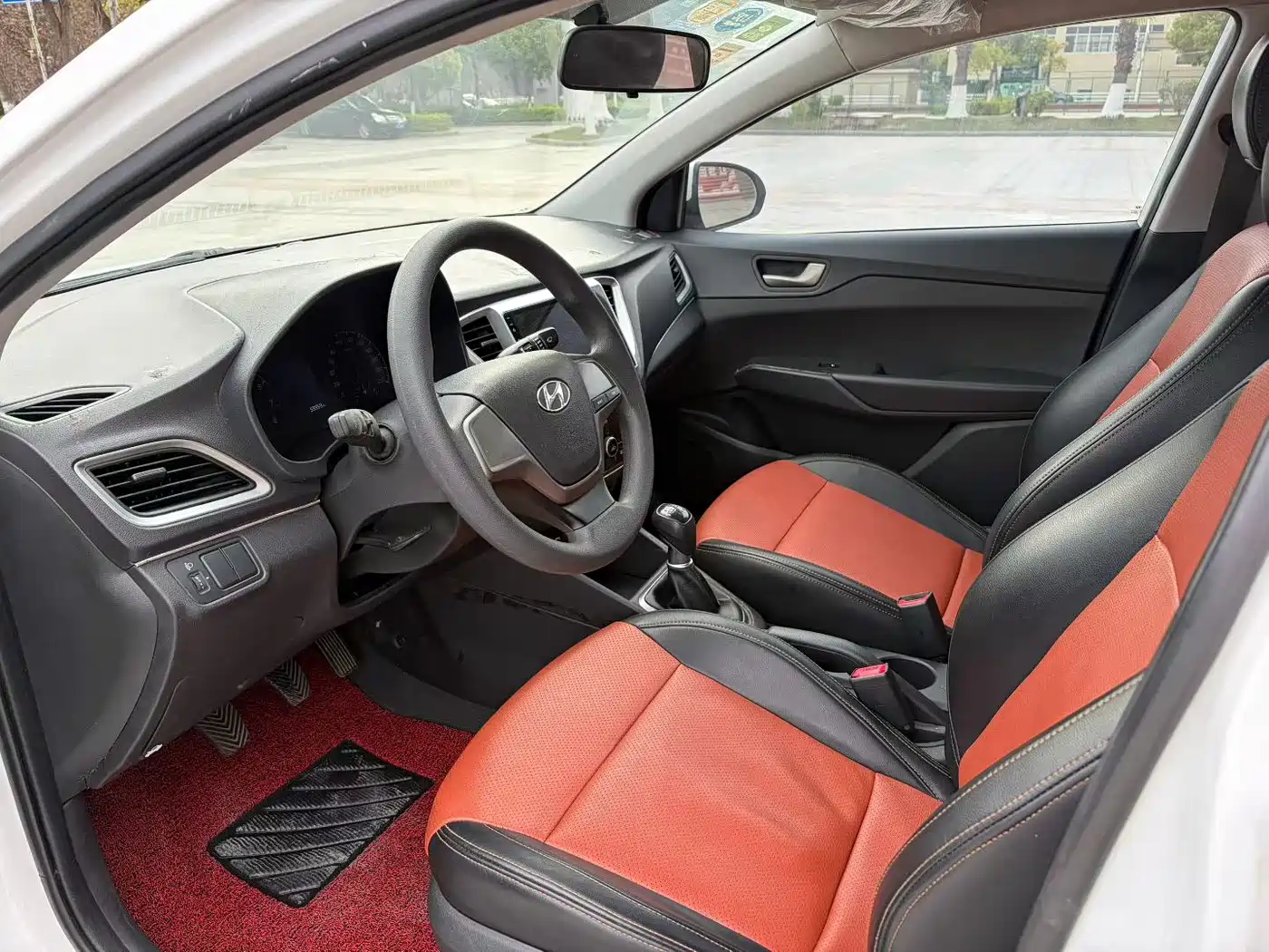 Hyundai Verna 2016 1.4L Manual Cool Edition GLS фото 4