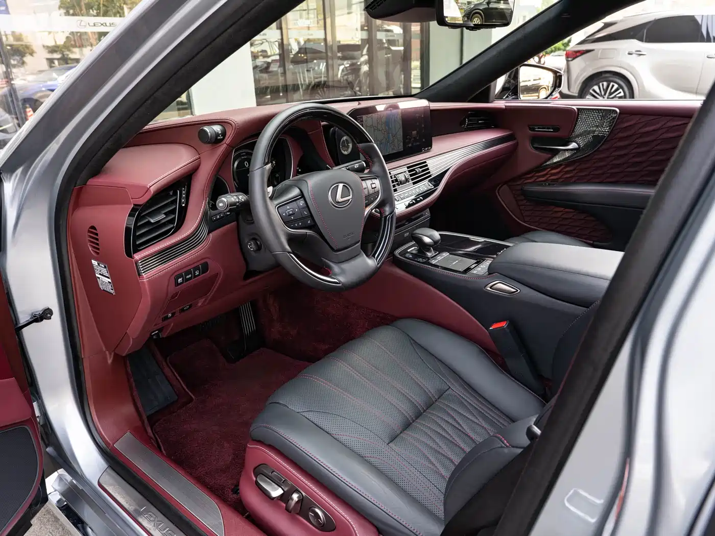 Lexus LS 2021 500h Executive Edition фото 9