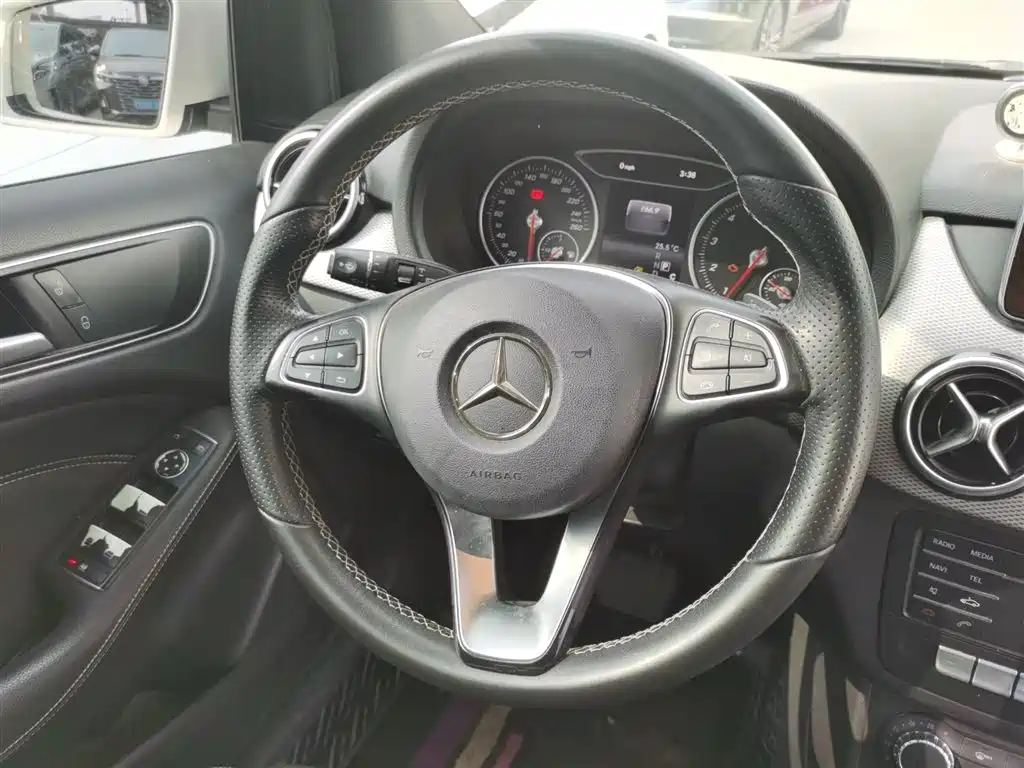 Mercedes-Benz B-Class 2015 B 200 Dynamic фото 11