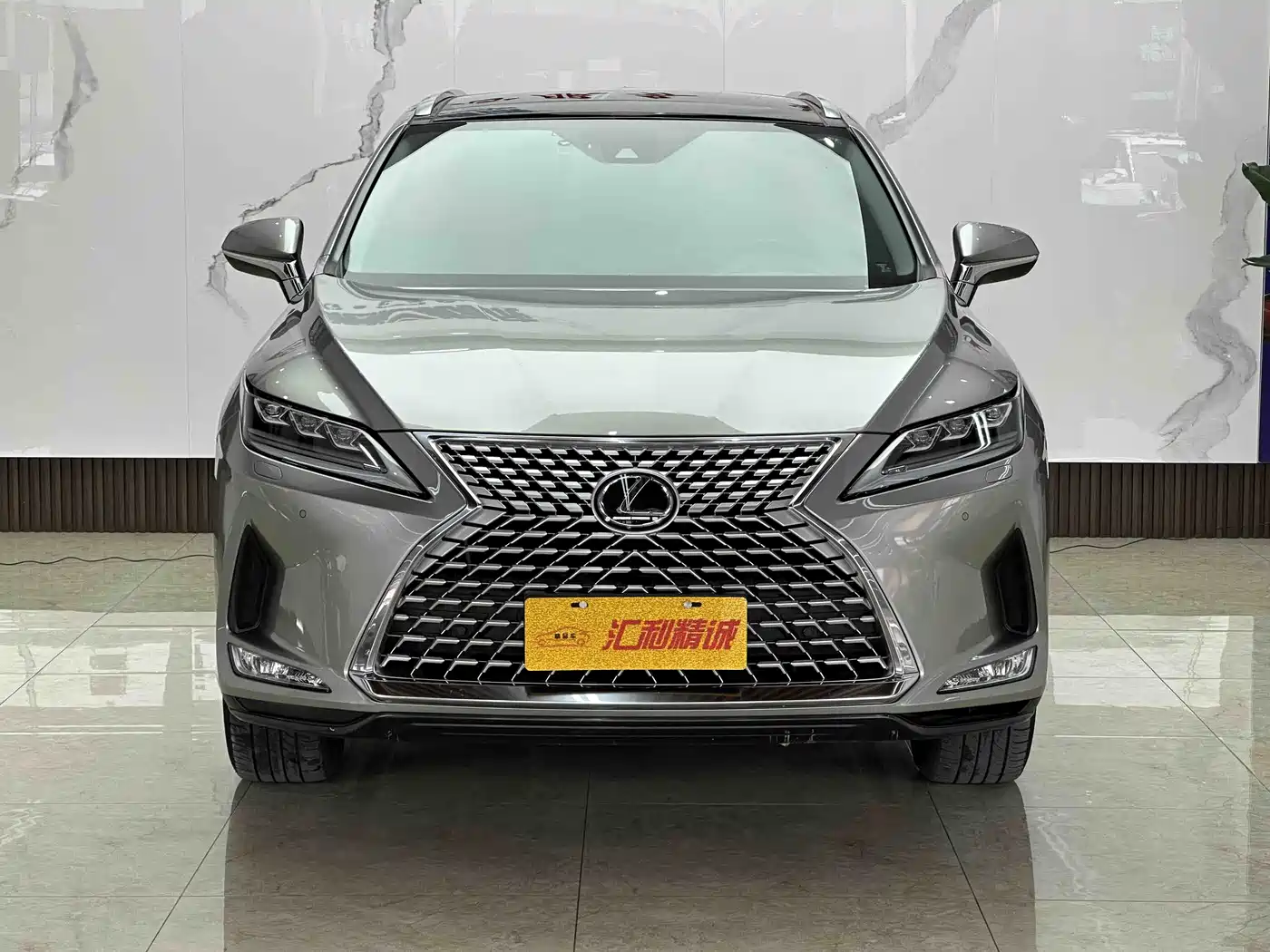 Lexus RX 2021 300 AWD Special Edition фото 2