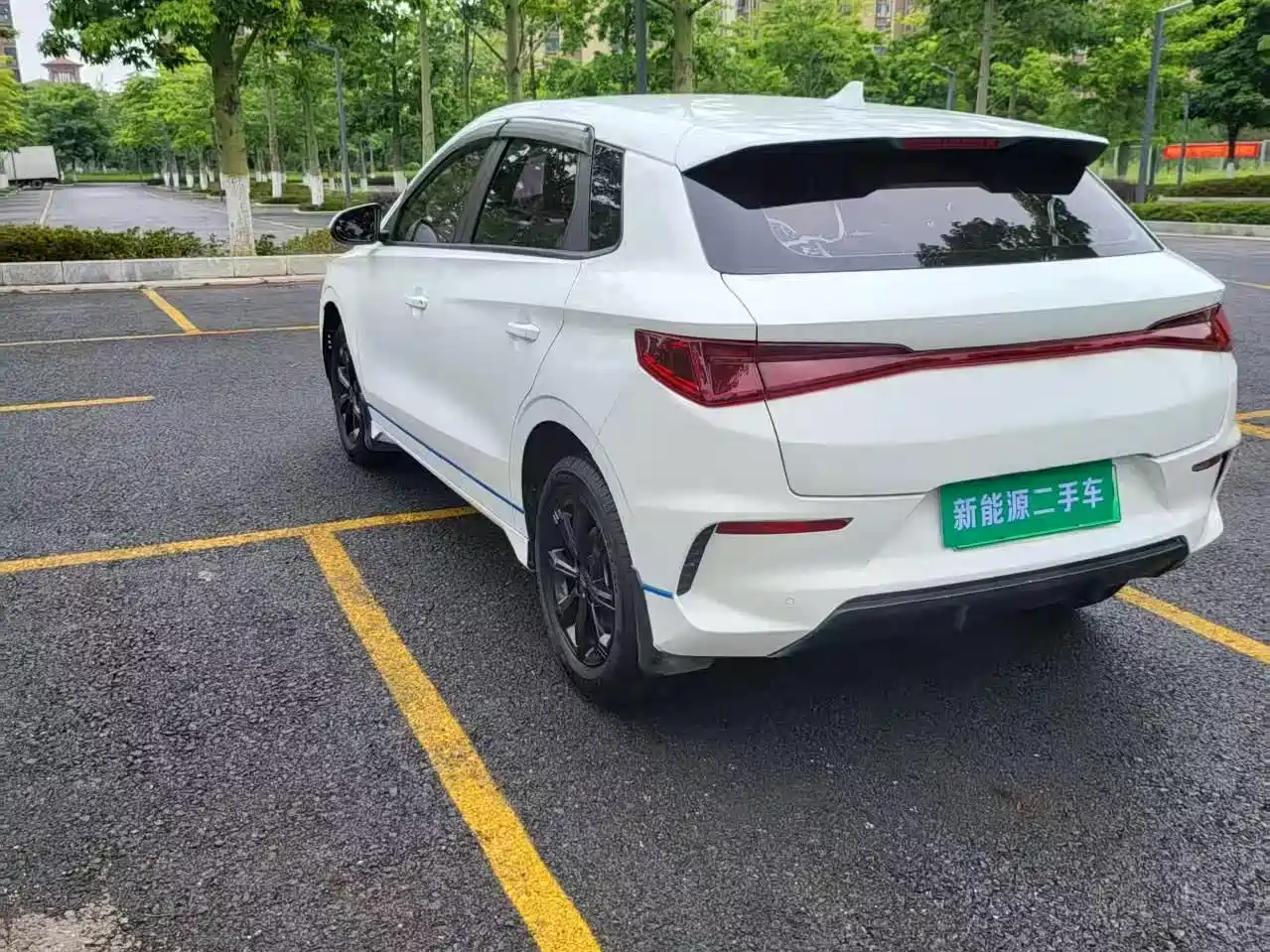 Photo 7 - BYD e2