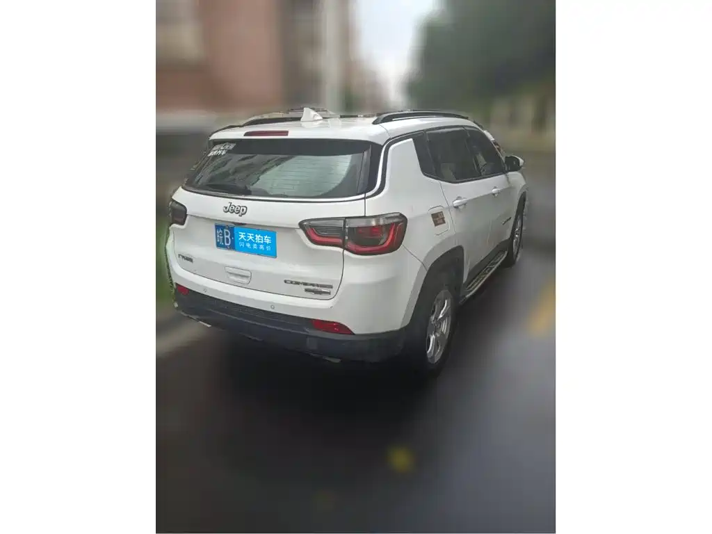 Photo 2 - Jeep Compass