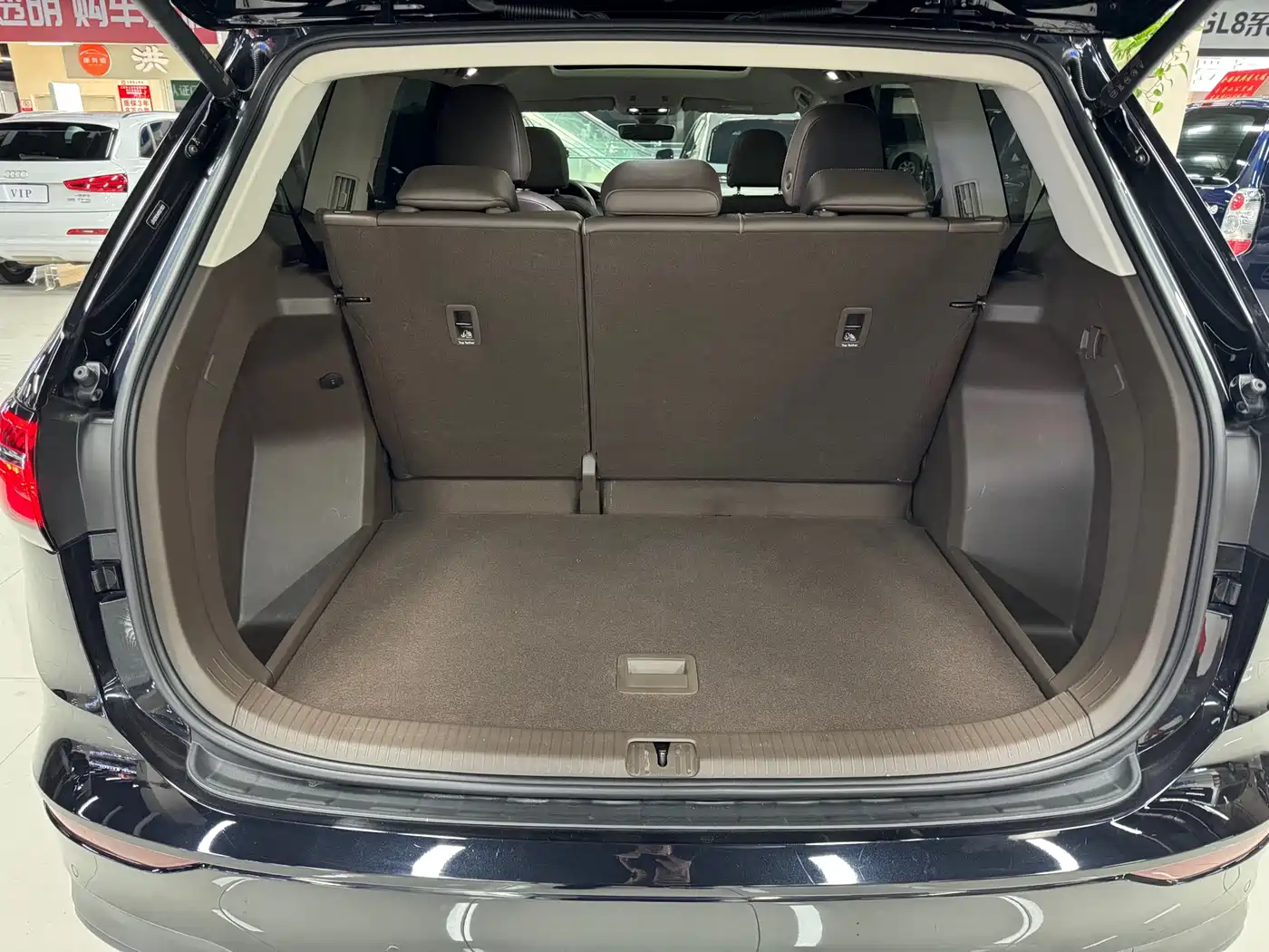 Volkswagen Viloran 2022 380TSI Premium Edition фото 21