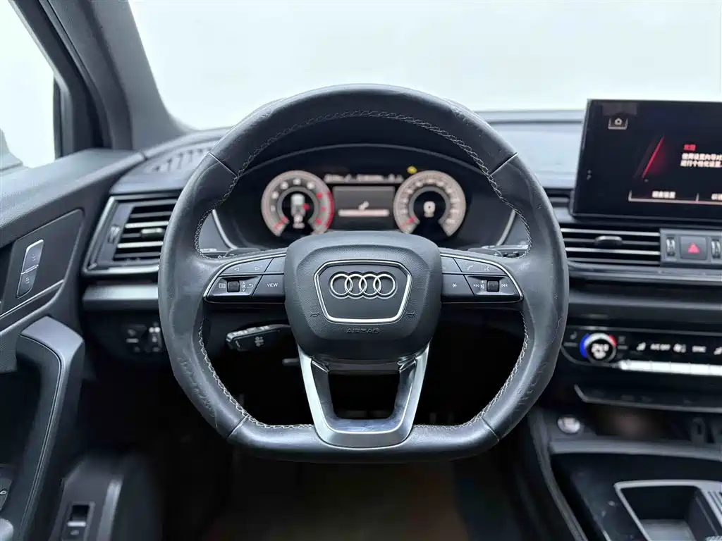 Audi Q5L 2024 Model 40 TFSI Luxury Dynamic фото 13