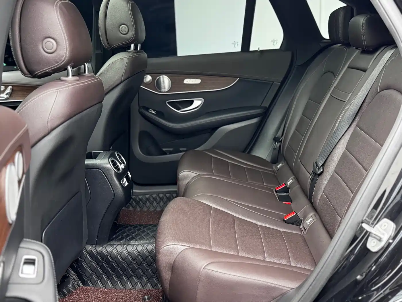 Mercedes-Benz GLC 2021 GLC 300 L 4MATIC Sporty фото 17