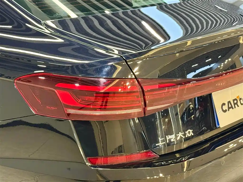 Volkswagen Passat 2024 380TSI Luxury фото 10