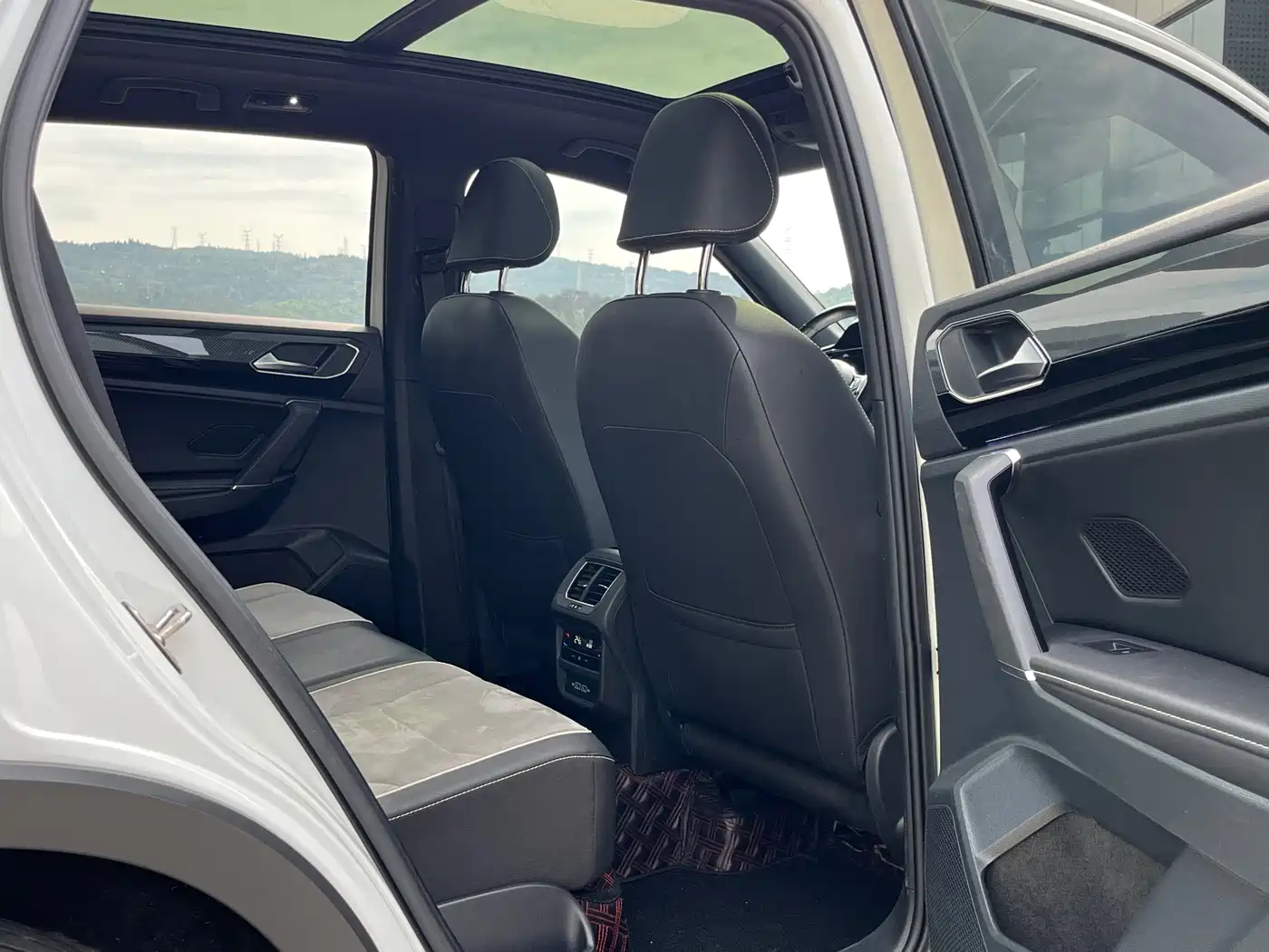 Volkswagen Tayron 2021 380TSI 4WD R-Line Smart Connect фото 21