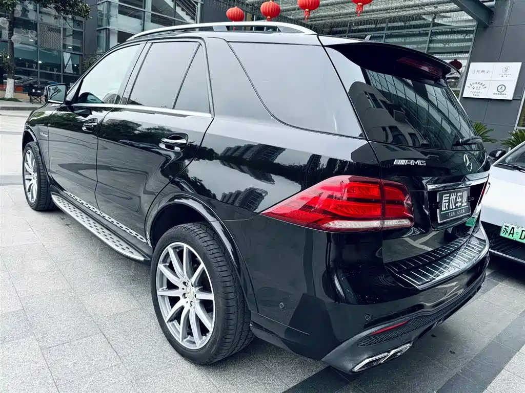 Mercedes-Benz GLE AMG 2015 AMG GLE 63 4MATIC фото 6
