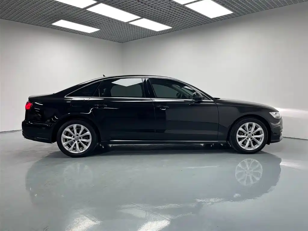Audi A6L 2018 30th Anniversary 35 TFSI Fashion фото 4