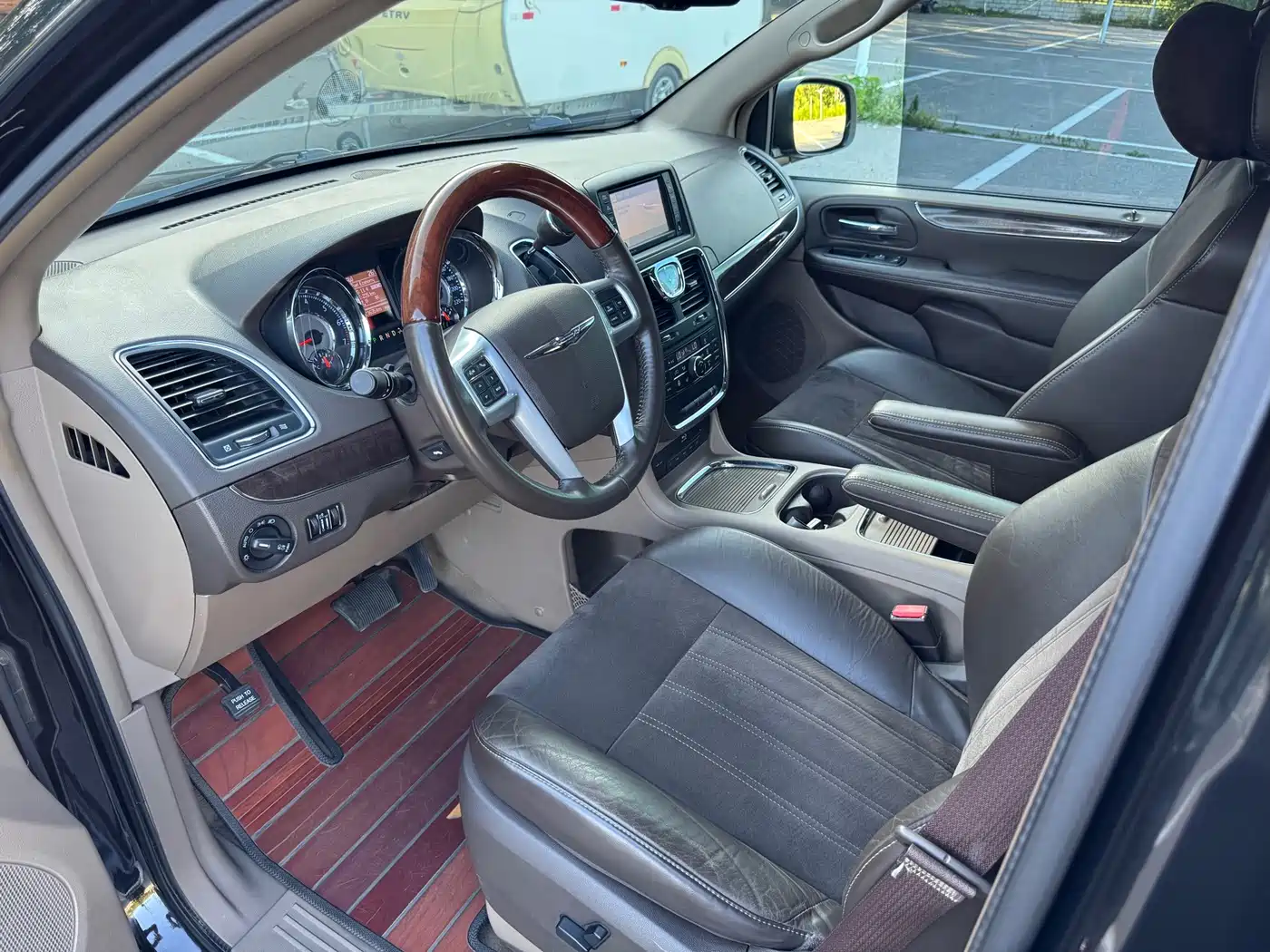 Chrysler Grand Voyager (Import) 2014 2013 3.6L Luxury Edition