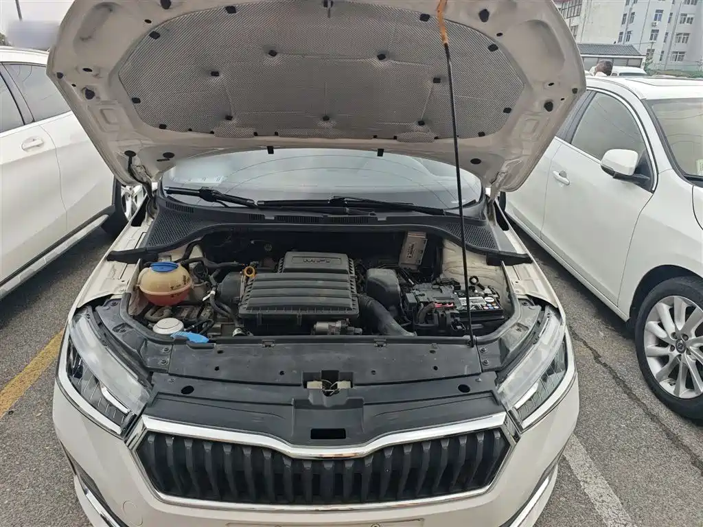 Škoda Skoda Rapid Spaceback 2020 1.5L Auto Comfort фото 16