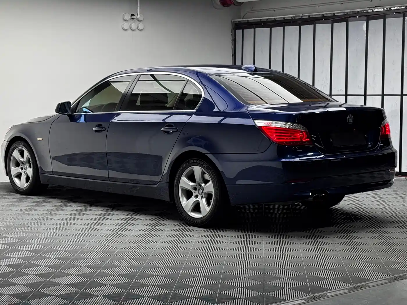 BMW 5 Series 2008 Model 523Li Leading Edition фото 7