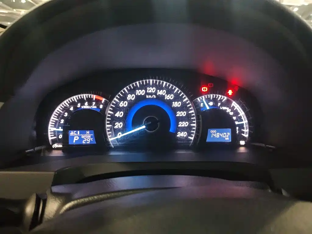 Toyota Camry 2015 2.0G Leading Edition фото 8