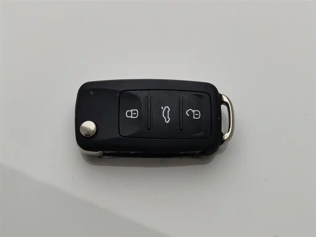 Volkswagen Lavida Tour 2017 180TSI DSG Comfort Edition фото 19