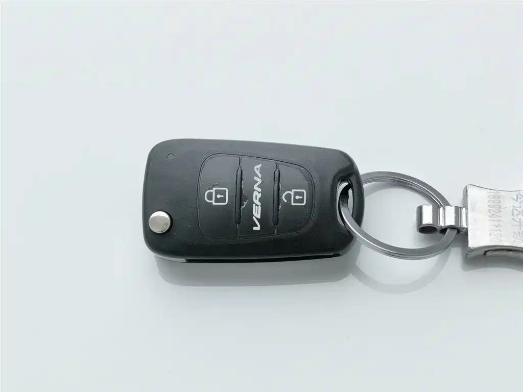 Hyundai Verna 2014 1.4L Automatic Smart GLS фото 19