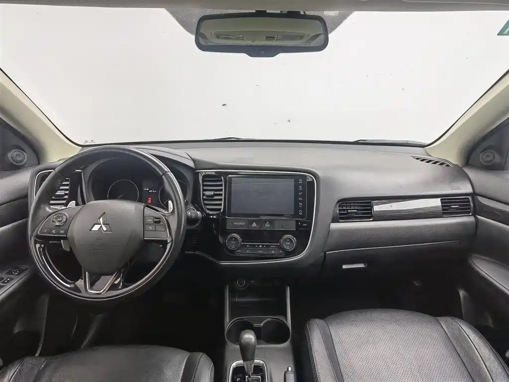 Mitsubishi Outlander 2016 2.4L 4WD Elite Edition 5-seater фото 5