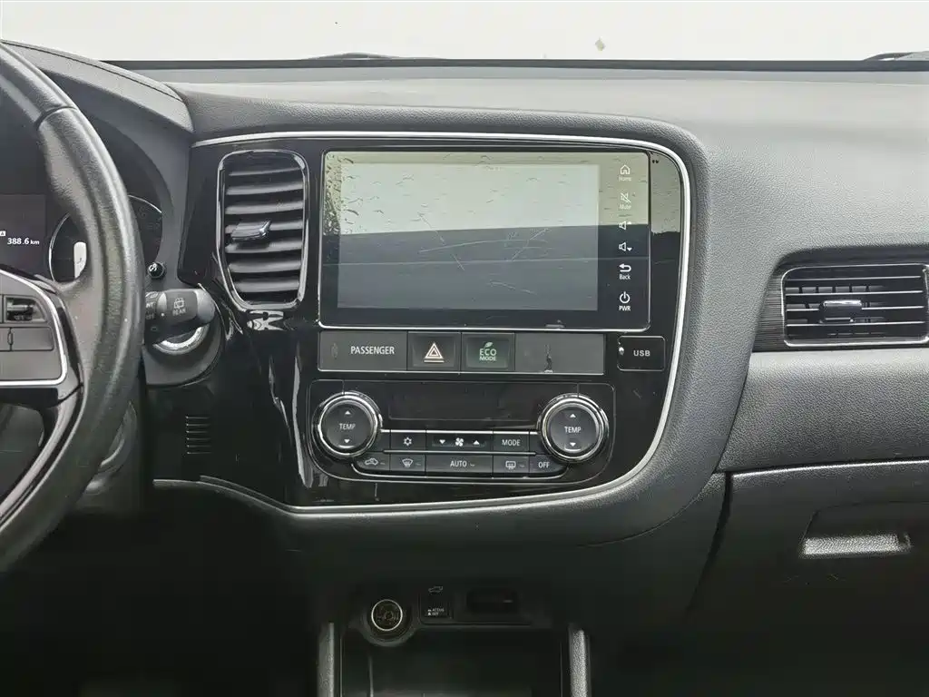 Mitsubishi Outlander 2016 2.4L 4WD Elite Edition 5-seater фото 12