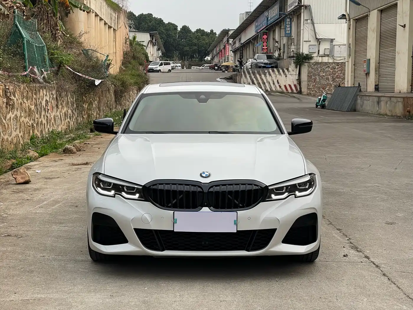 BMW 3 Series 2025 330Li M Sport Night Edition фото 2