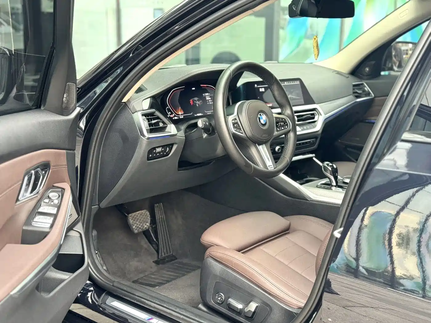 BMW 3 Series 2020 Facelift 325i M Sport Night Edition фото 6