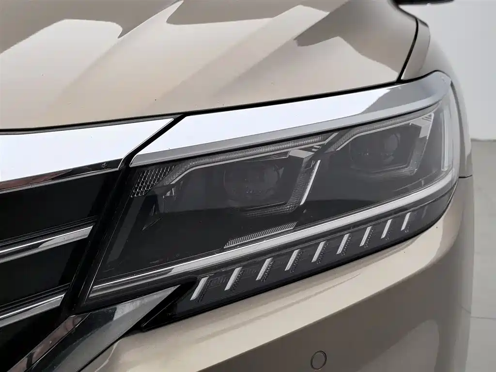 Volkswagen Passat 2019 Model 380TSI Luxury Edition China VI фото 7