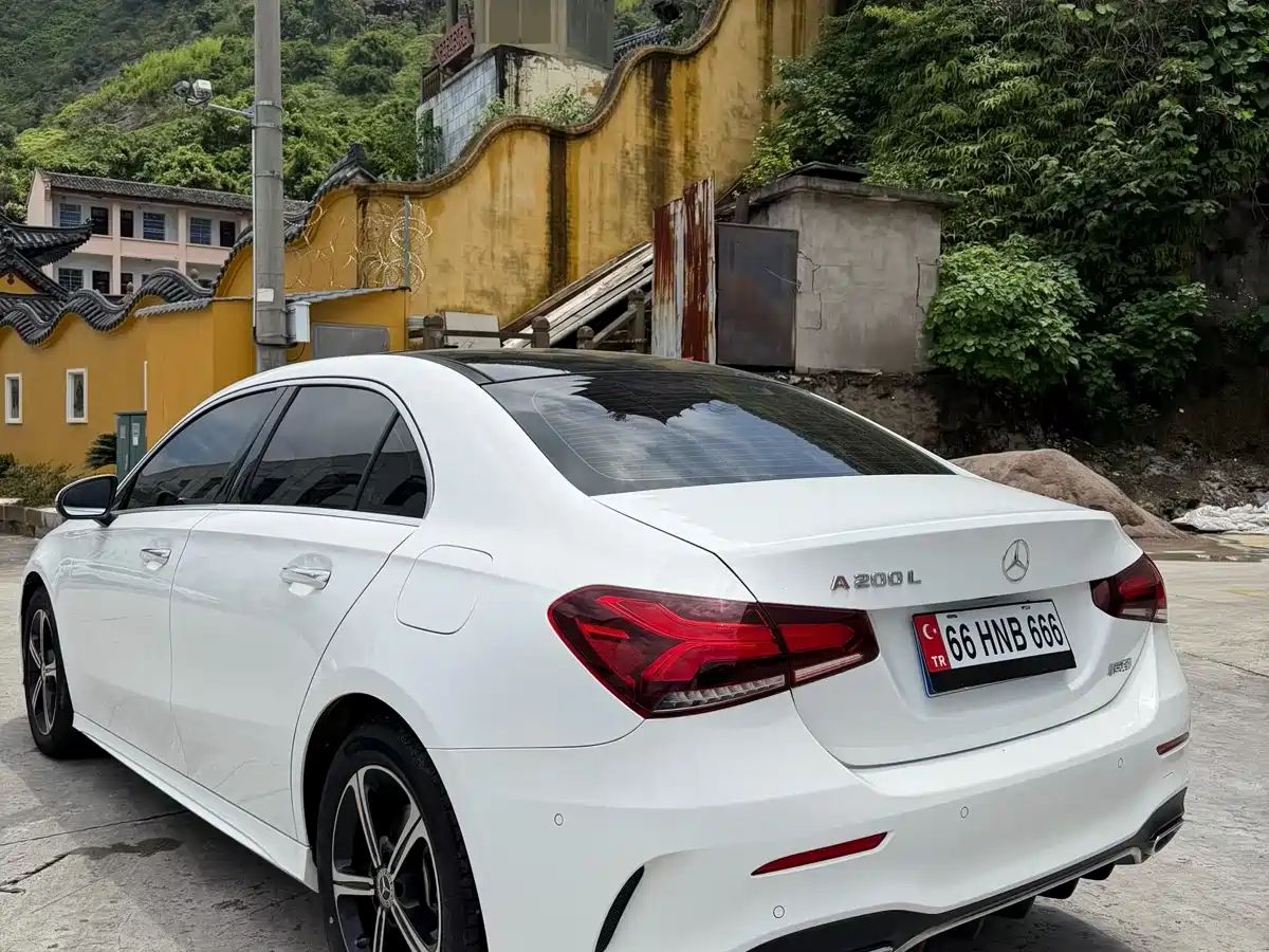 MERCEDES-BENZ CLASS A