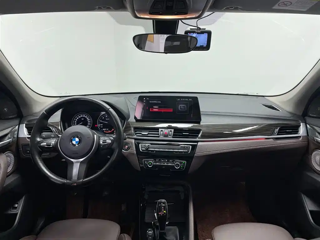 BMW X1 2022 xDrive25Li Premium фото 15