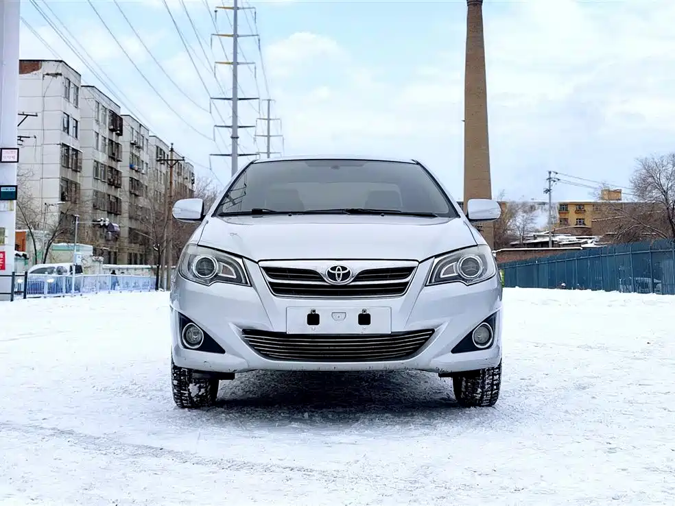 Toyota Corolla 2013 1.6L Automatic Luxury фото 2