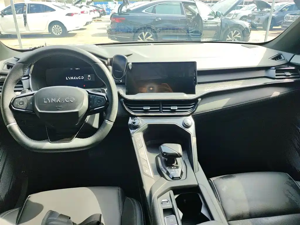 Lynk & Co 06 2020 1.5T Power Pro фото 10