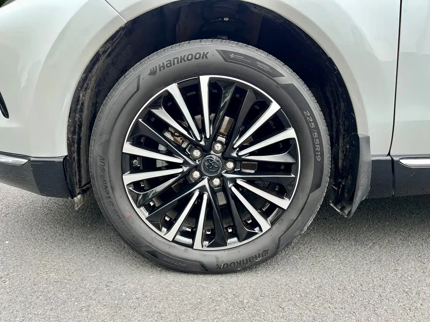 Toyota Venza 2022 2.0L CVT 2WD Premium фото 34