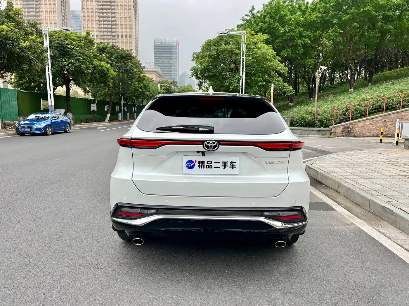 Toyota Venza 2022 2.0L CVT 2WD Premium фото 31