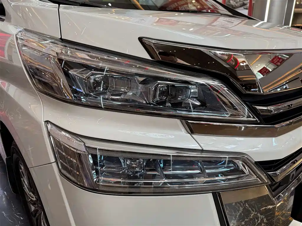 Toyota Vellfire 2021 Crown Hybrid 2.5L HV Premium Edition фото 20