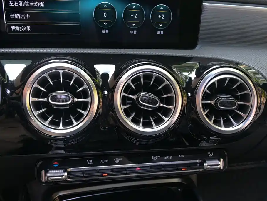 Mercedes-Benz A-Class AMG 2023 Model Year AMG A 35 L 4MATIC фото 32