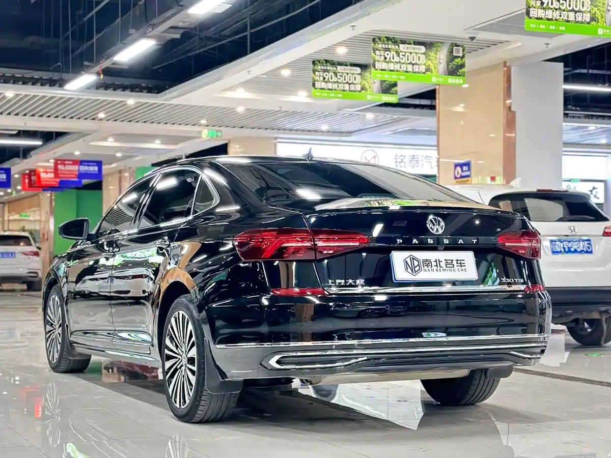 Volkswagen Passat 2019 330TSI Luxury Edition China VI фото 23