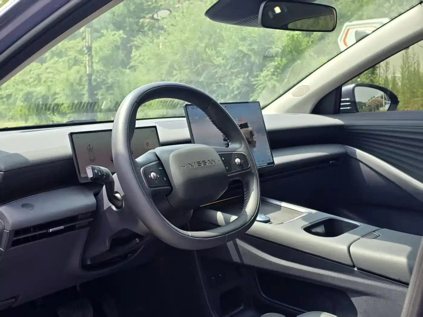 Nissan N6 2025 2025 Mid Configuration