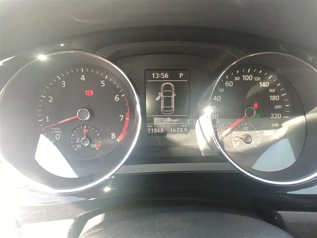 Volkswagen Sagitar 2015 230TSI Automatic Luxury фото 5