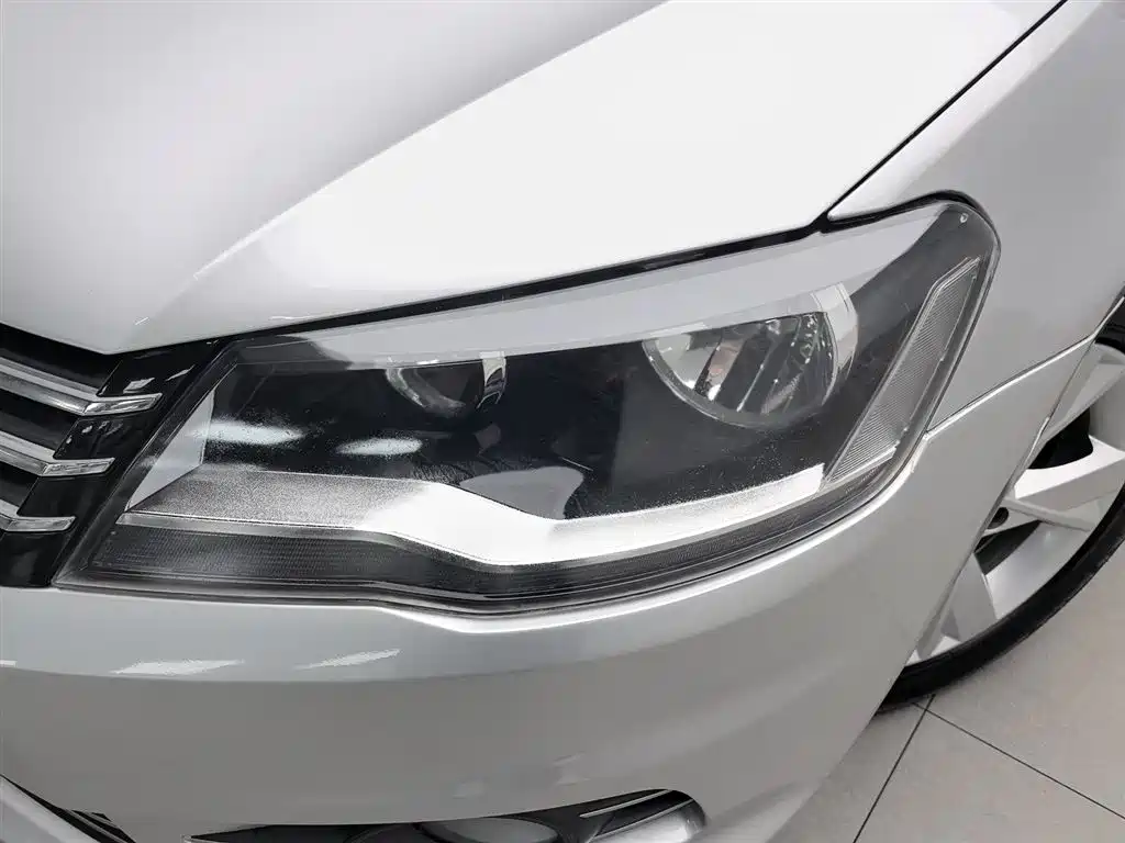 Volkswagen Bora 2014 1.6L Automatic Comfort Edition фото 7